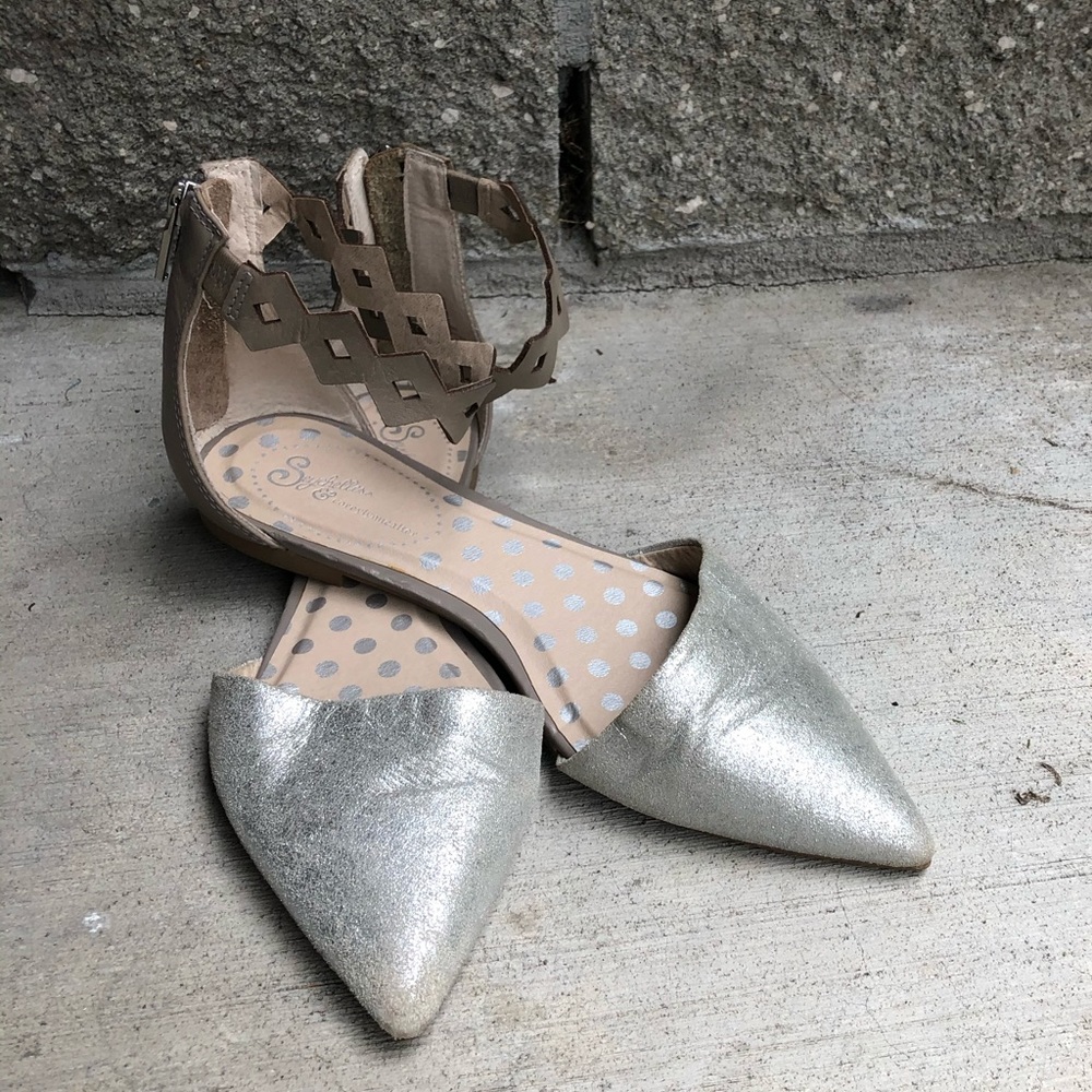 Seychelles + Corey Lynn Calter silver flats - Sz 8